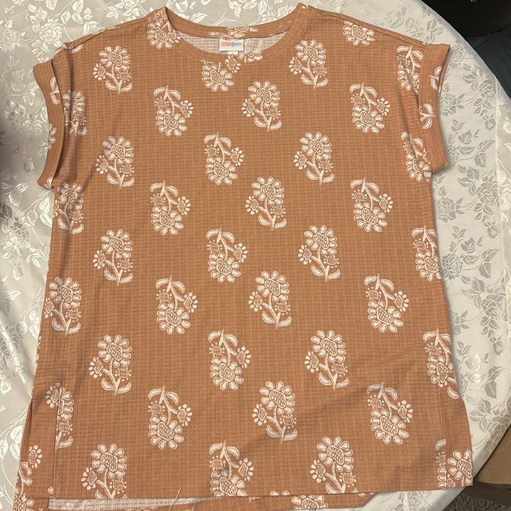LuLaRoe flowered top size L